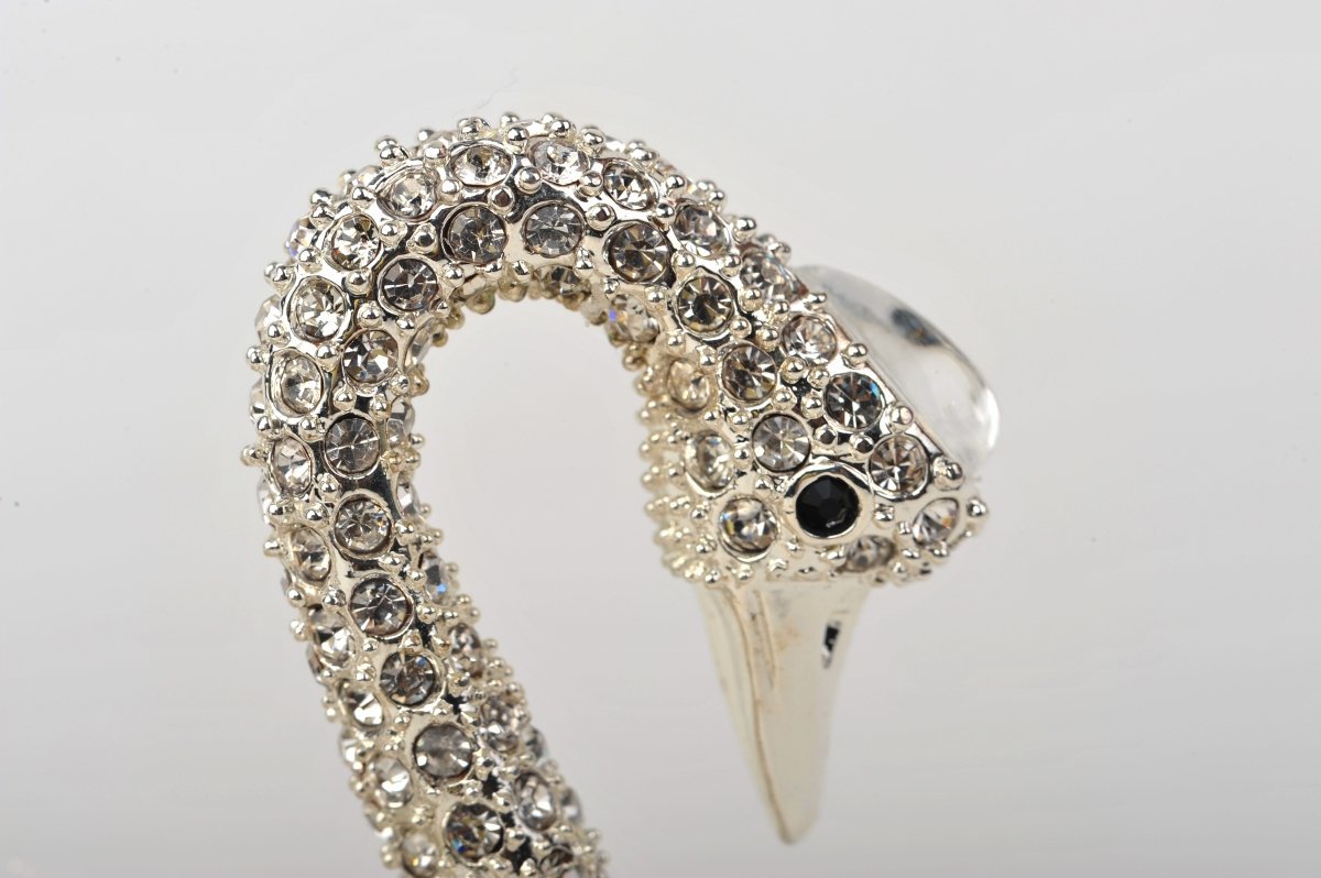 Keren Kopal Silver White Swan