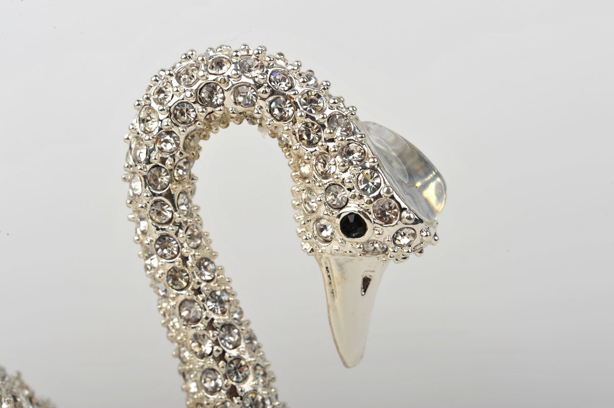 Keren Kopal Silver White Swan