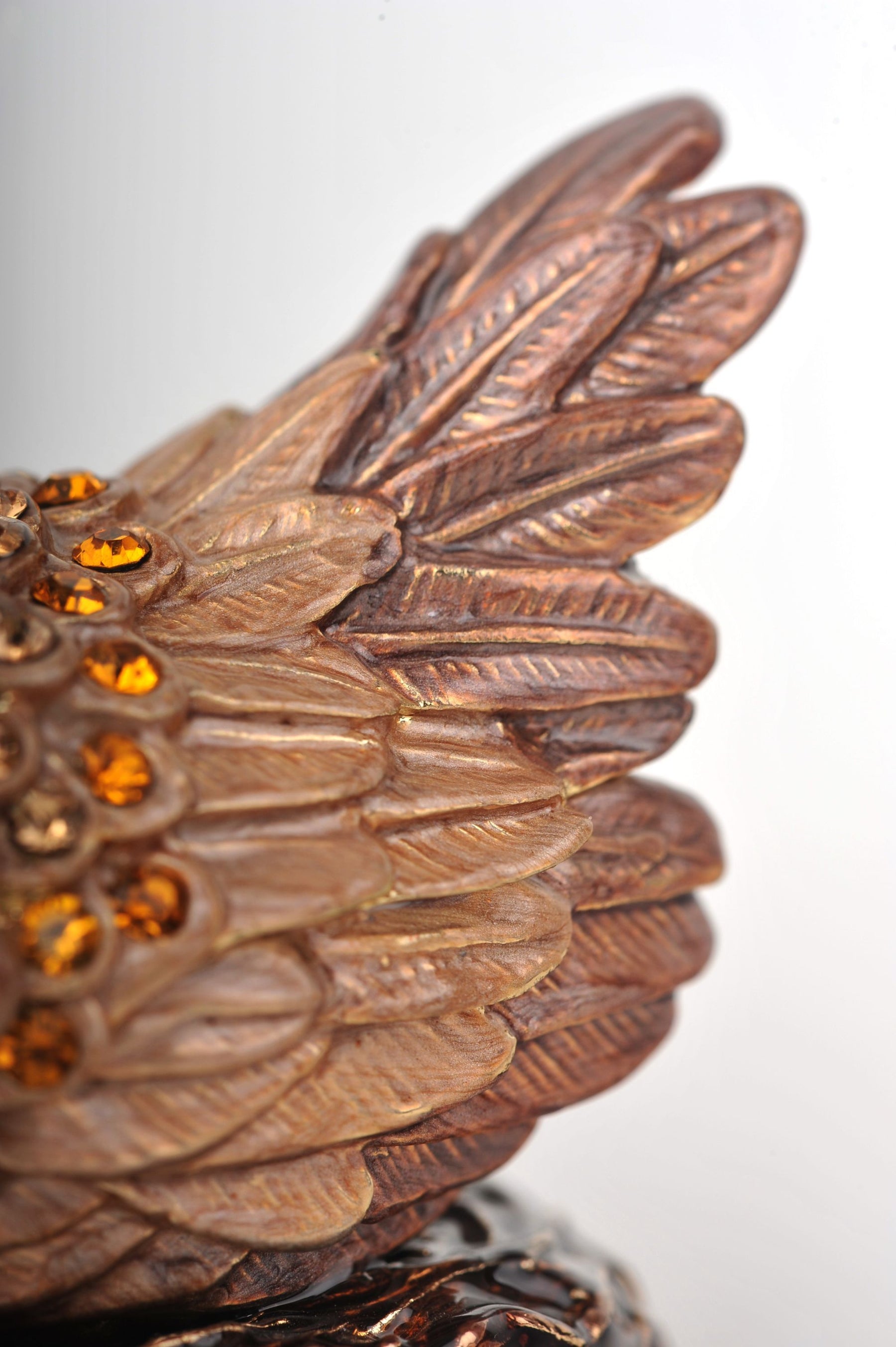 Keren Kopal Sitting Rooster