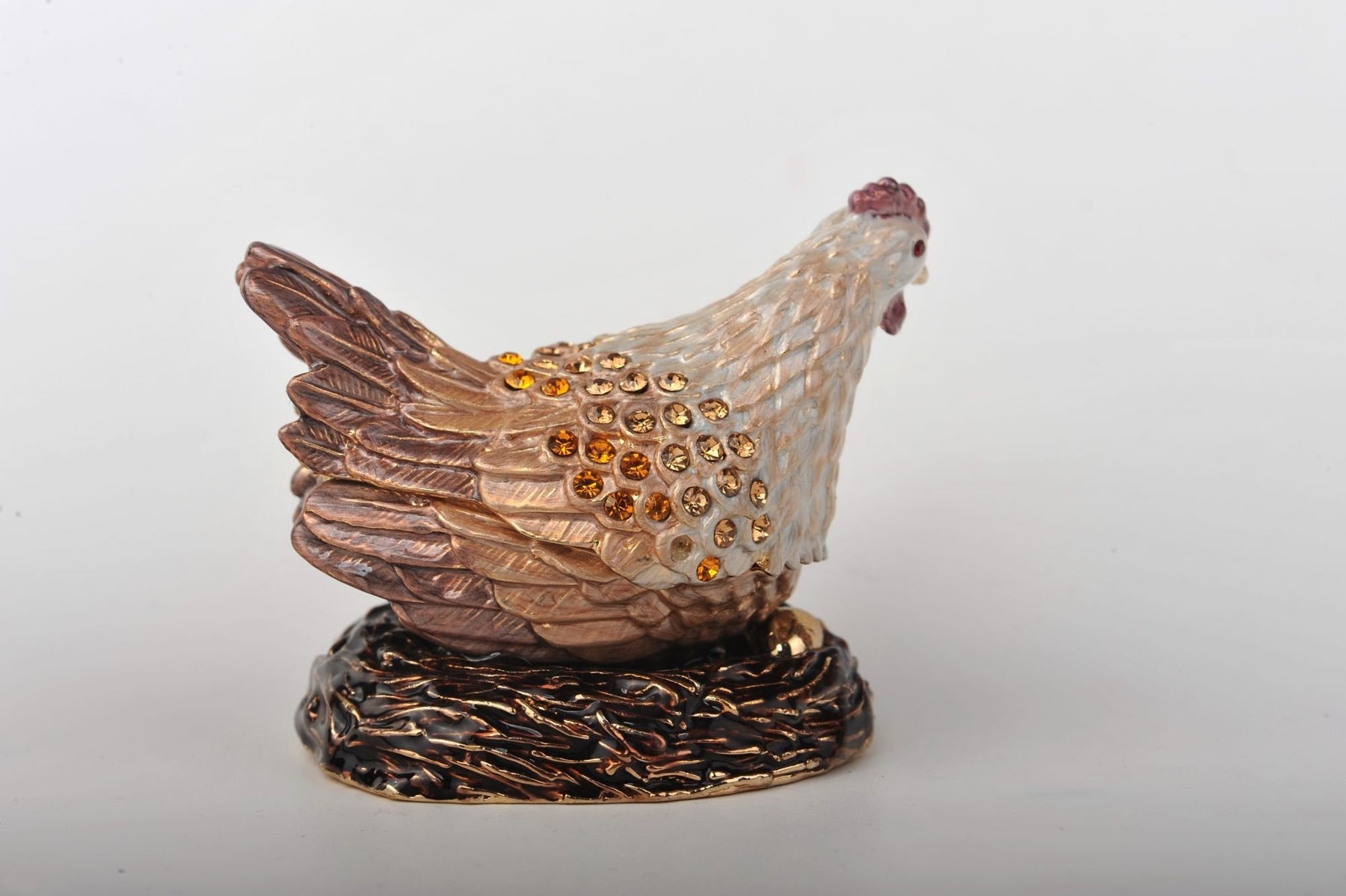 Keren Kopal Sitting Rooster