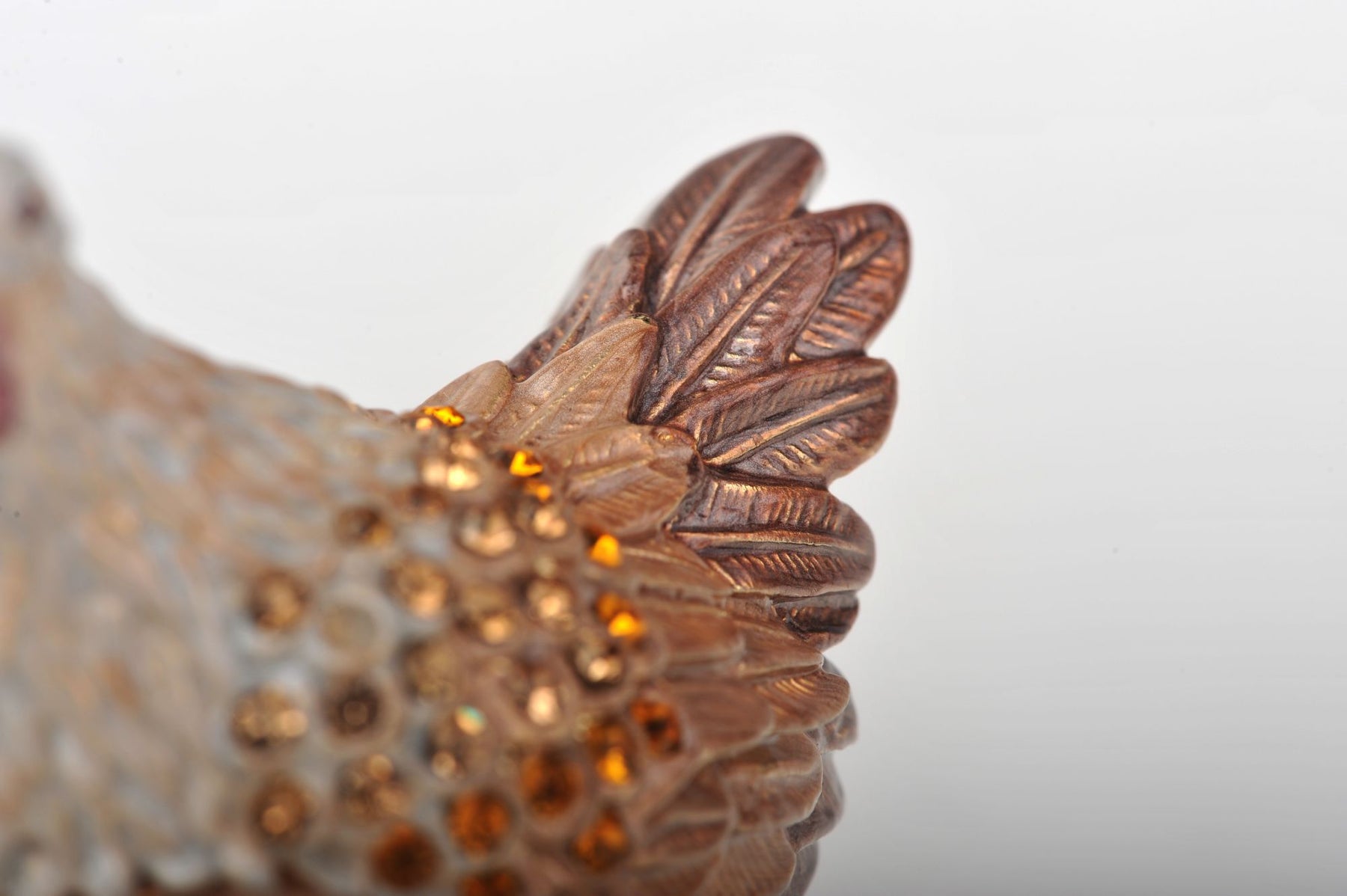 Keren Kopal Sitting Rooster