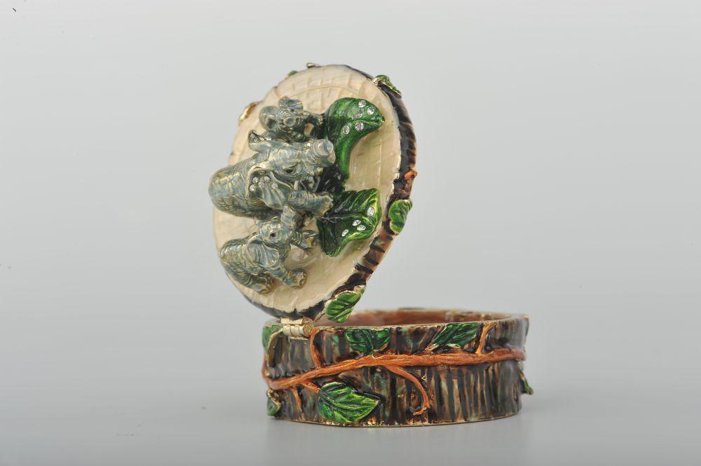 Keren Kopal Three Elephants on Tree Trunk