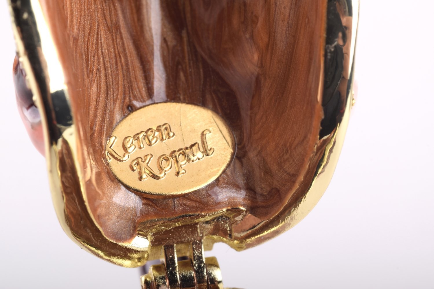 Keren Kopal Two Monkeys