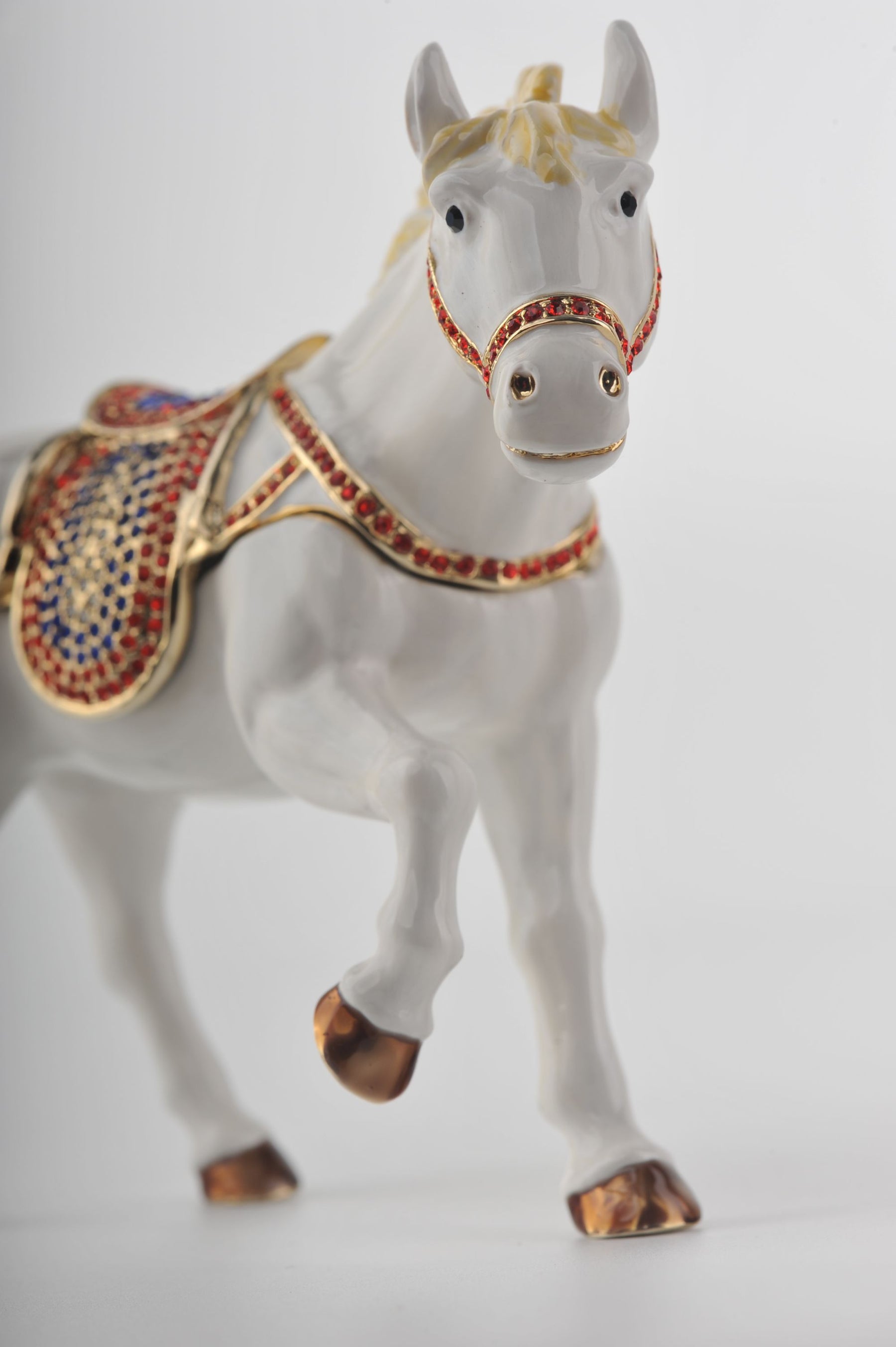 Keren Kopal White Horse with Crystal Saddle