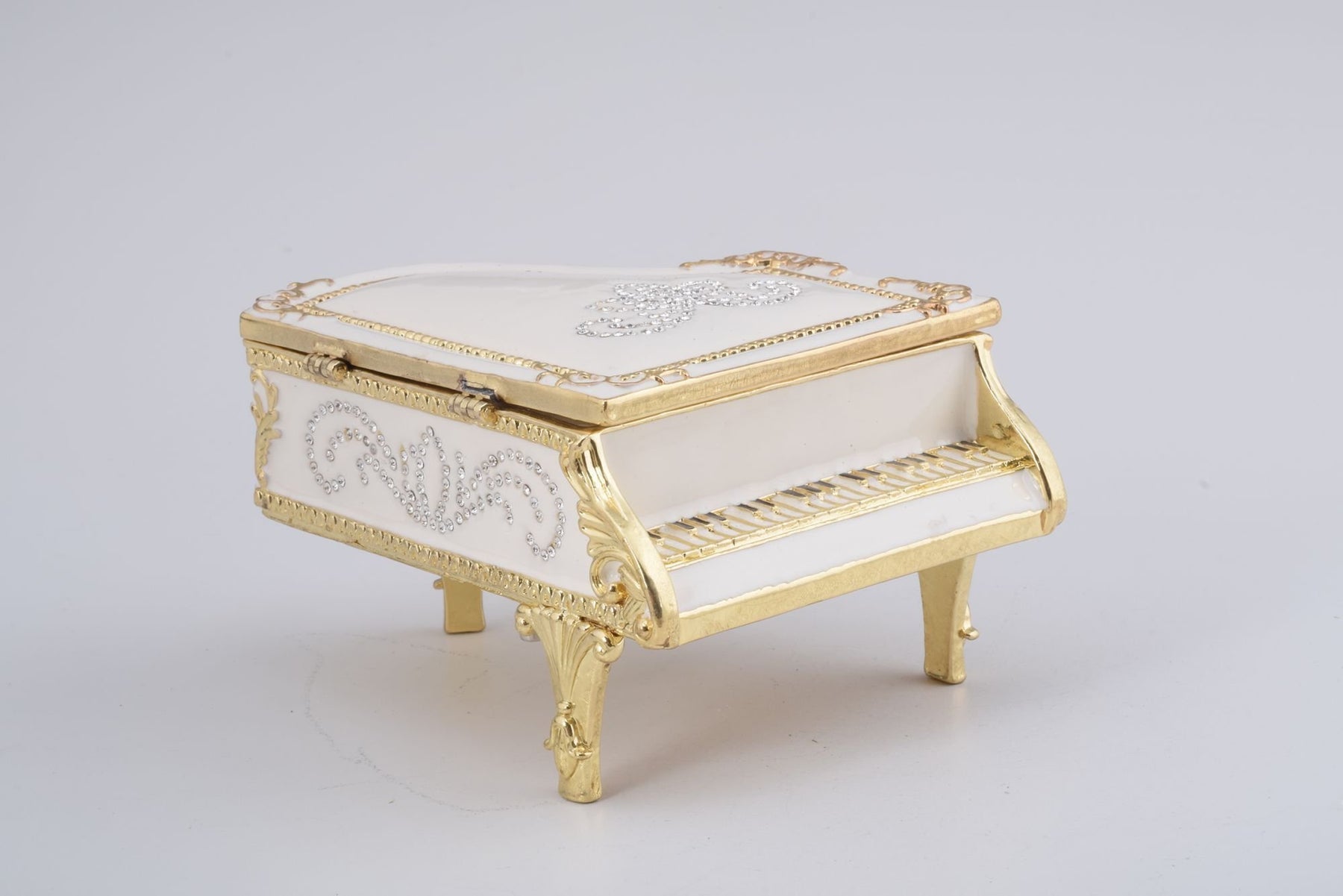 Keren Kopal White Piano