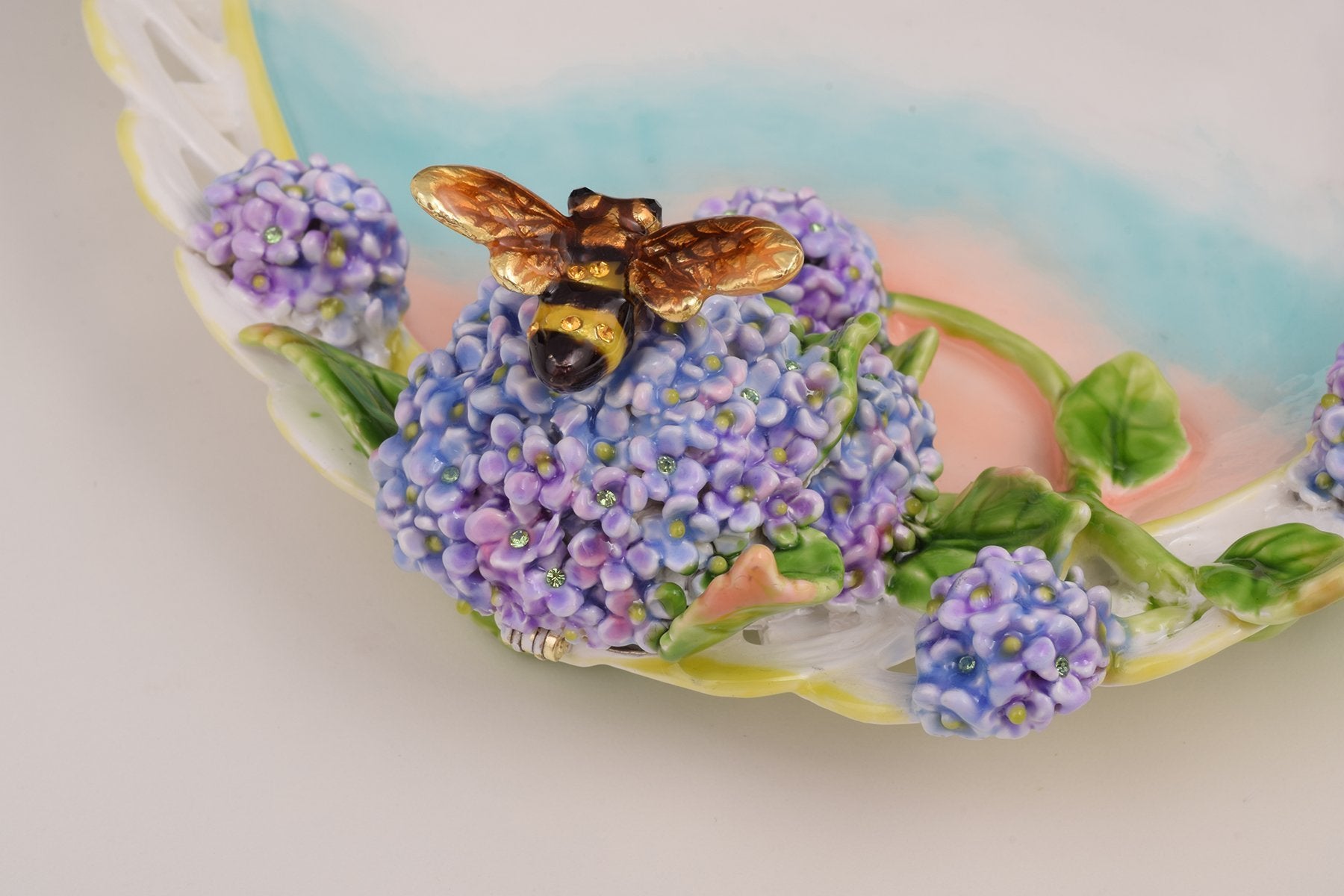 Keren Kopal White Plate Decorated Trinket Box