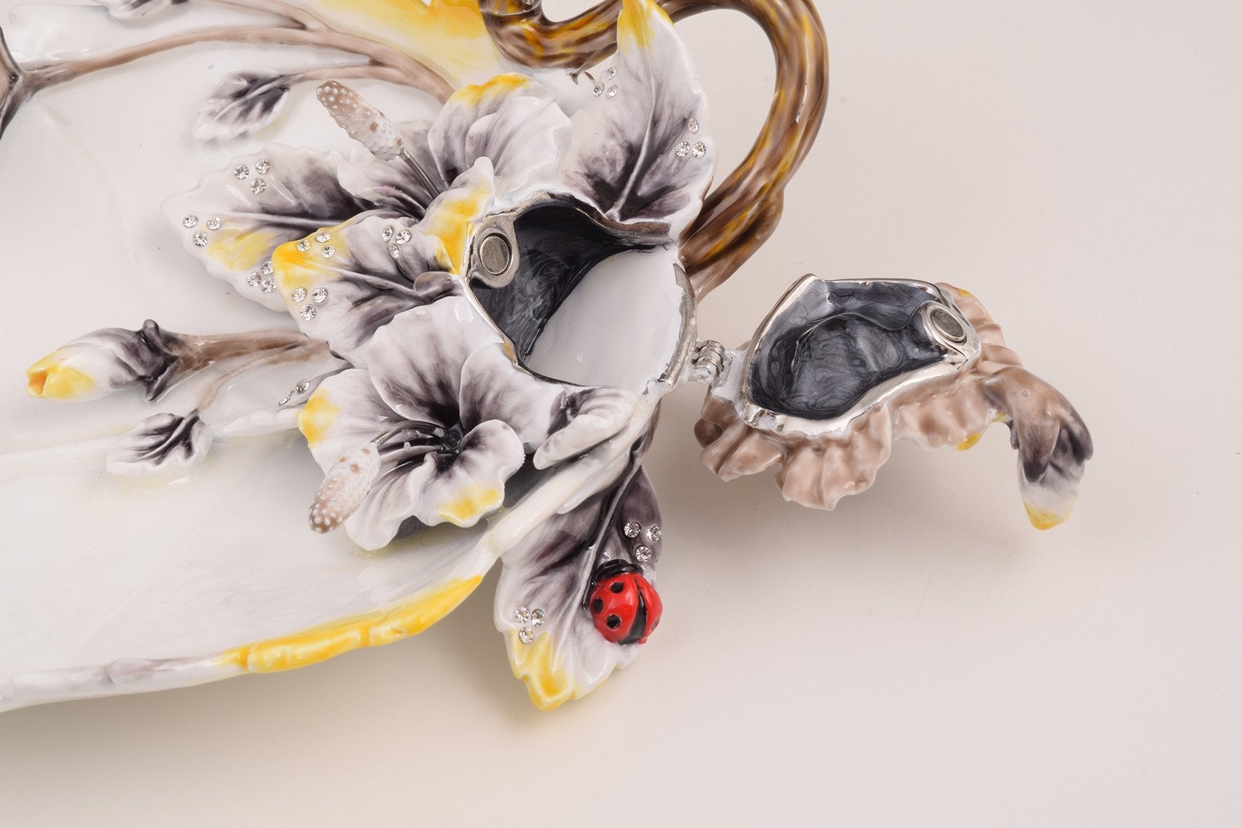 Keren Kopal White Plate with Flowers