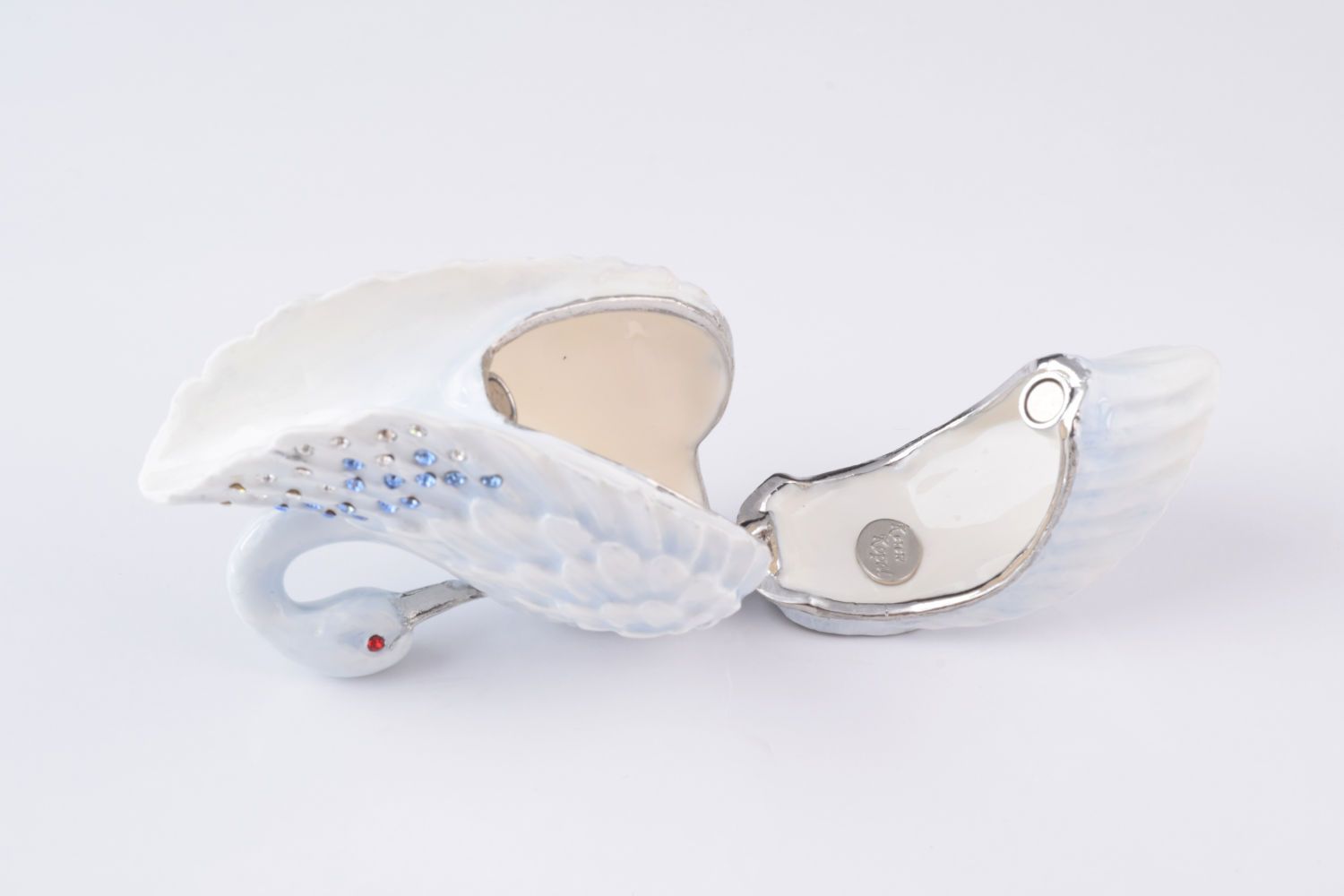 Keren Kopal White Swan