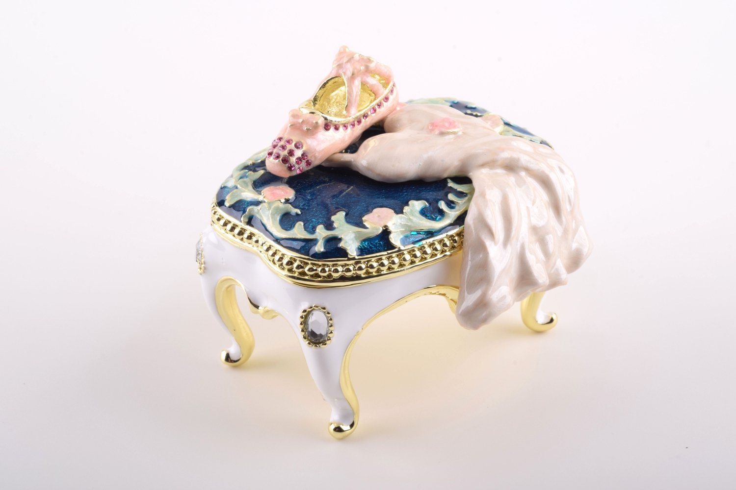 Keren Kopal White Vintage Chair