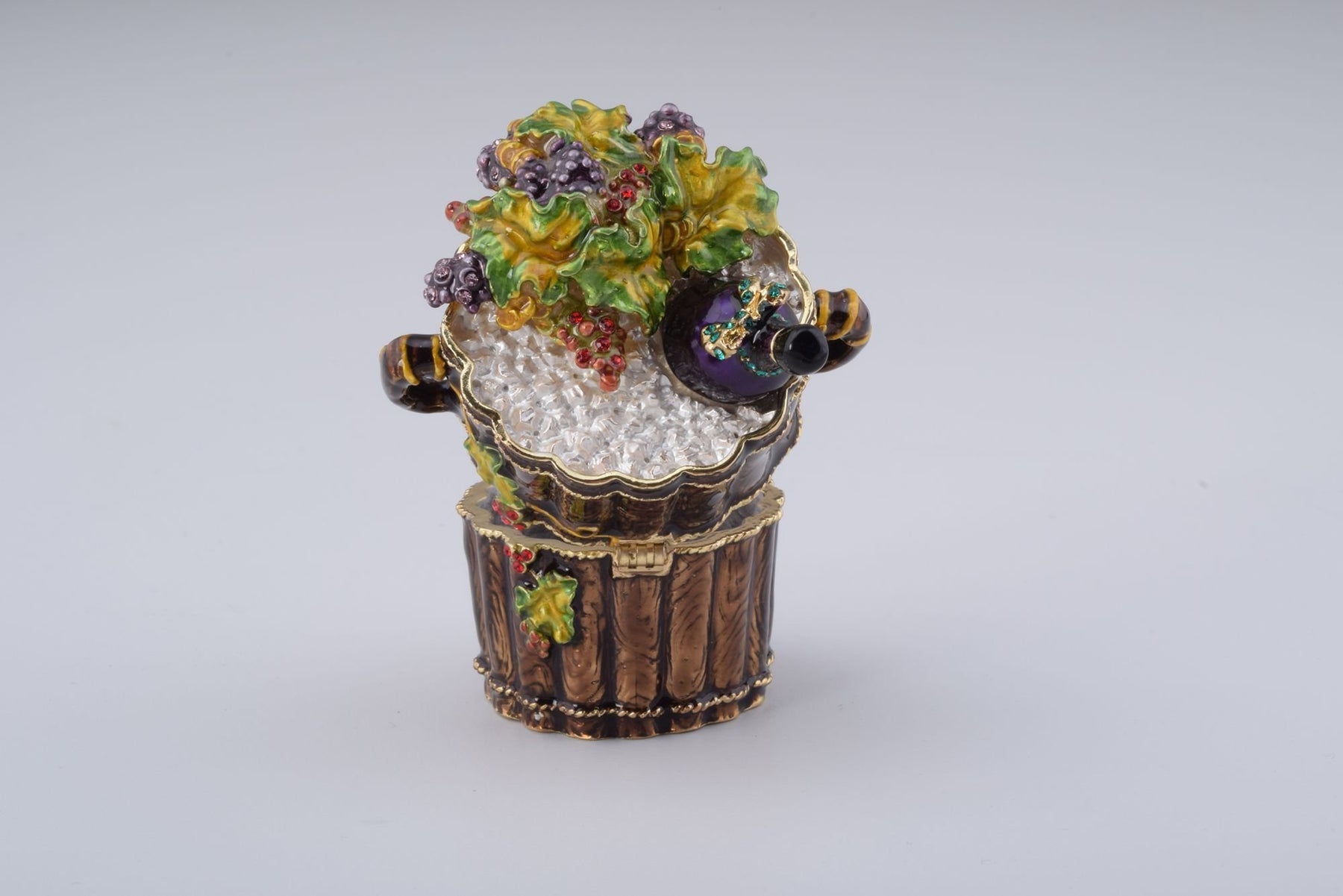 Keren Kopal Wine and Graps Bucket