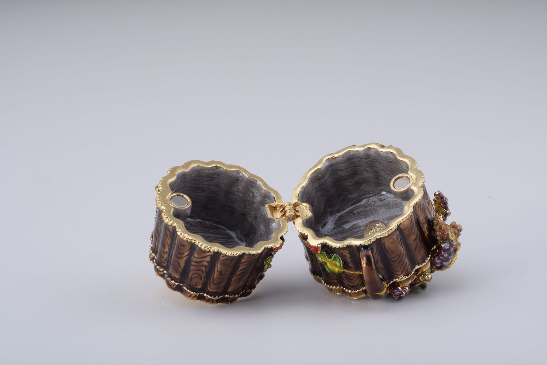 Keren Kopal Wine and Graps Bucket