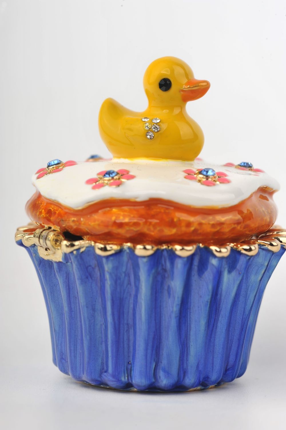 Keren Kopal Yellow Duck on Blue Cupcake