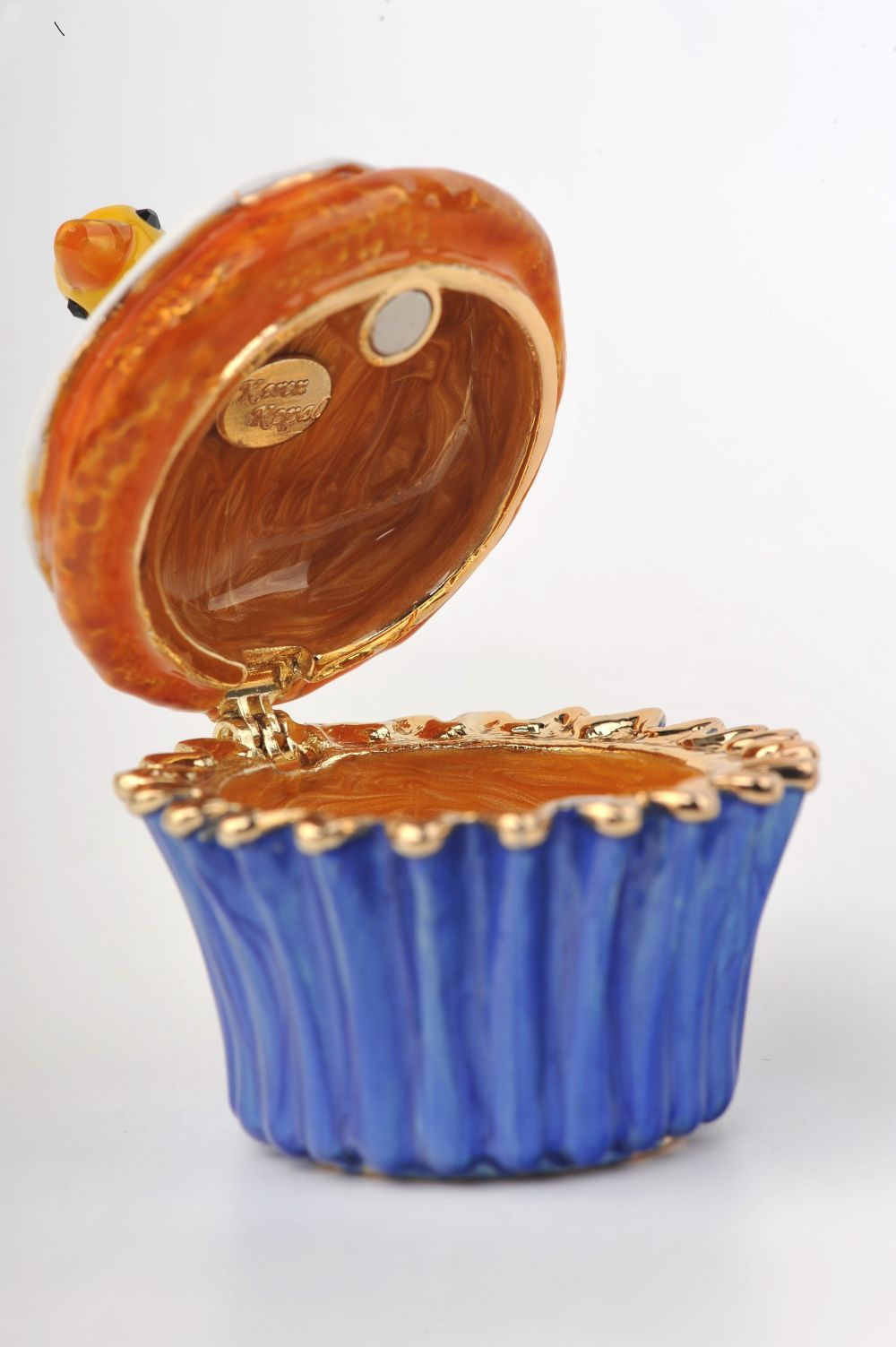 Keren Kopal Yellow Duck on Blue Cupcake