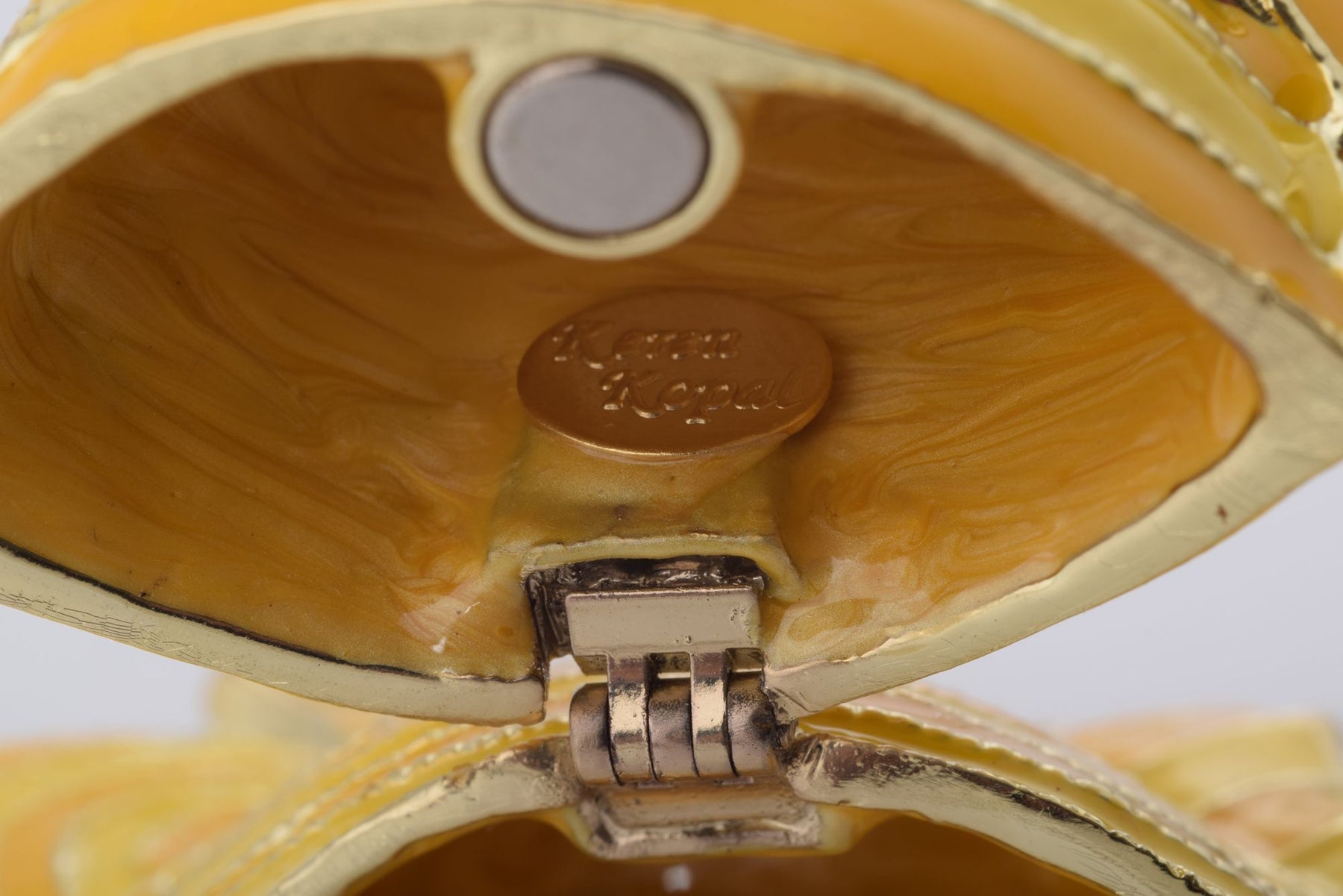 Keren Kopal Yellow Fish