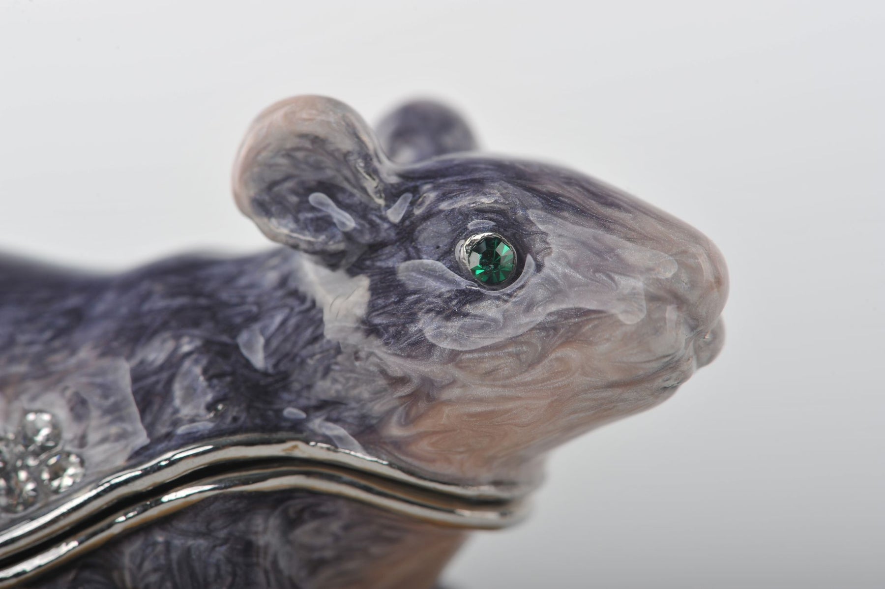 Keren Kopal Zodiac Rat Laying on Hand