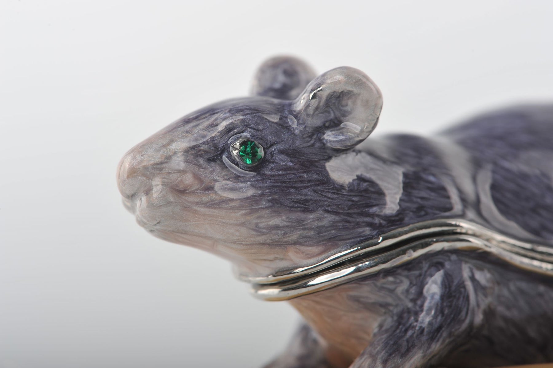 Keren Kopal Zodiac Rat Laying on Hand