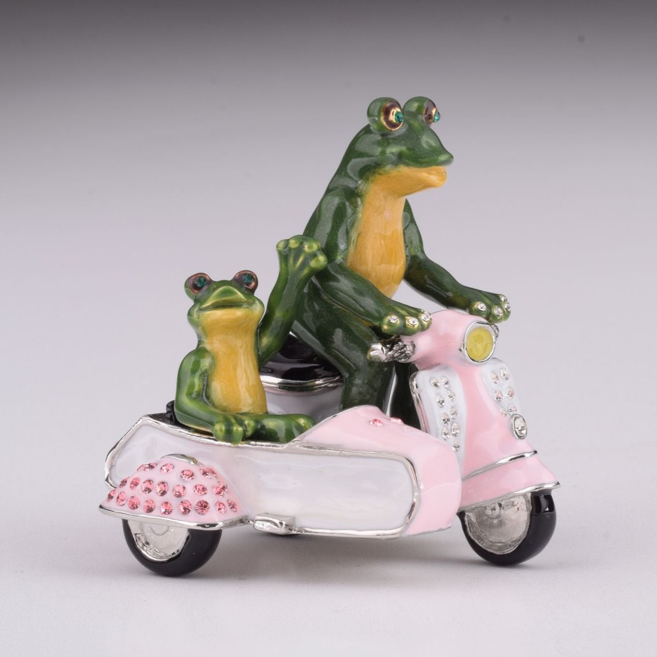 Keren Kopal Frogs Riding Vespa with Sidecar