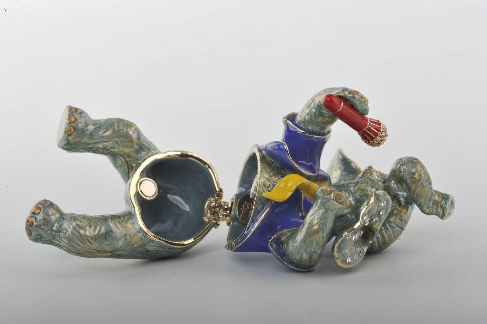 Keren Kopal Singing Elephant