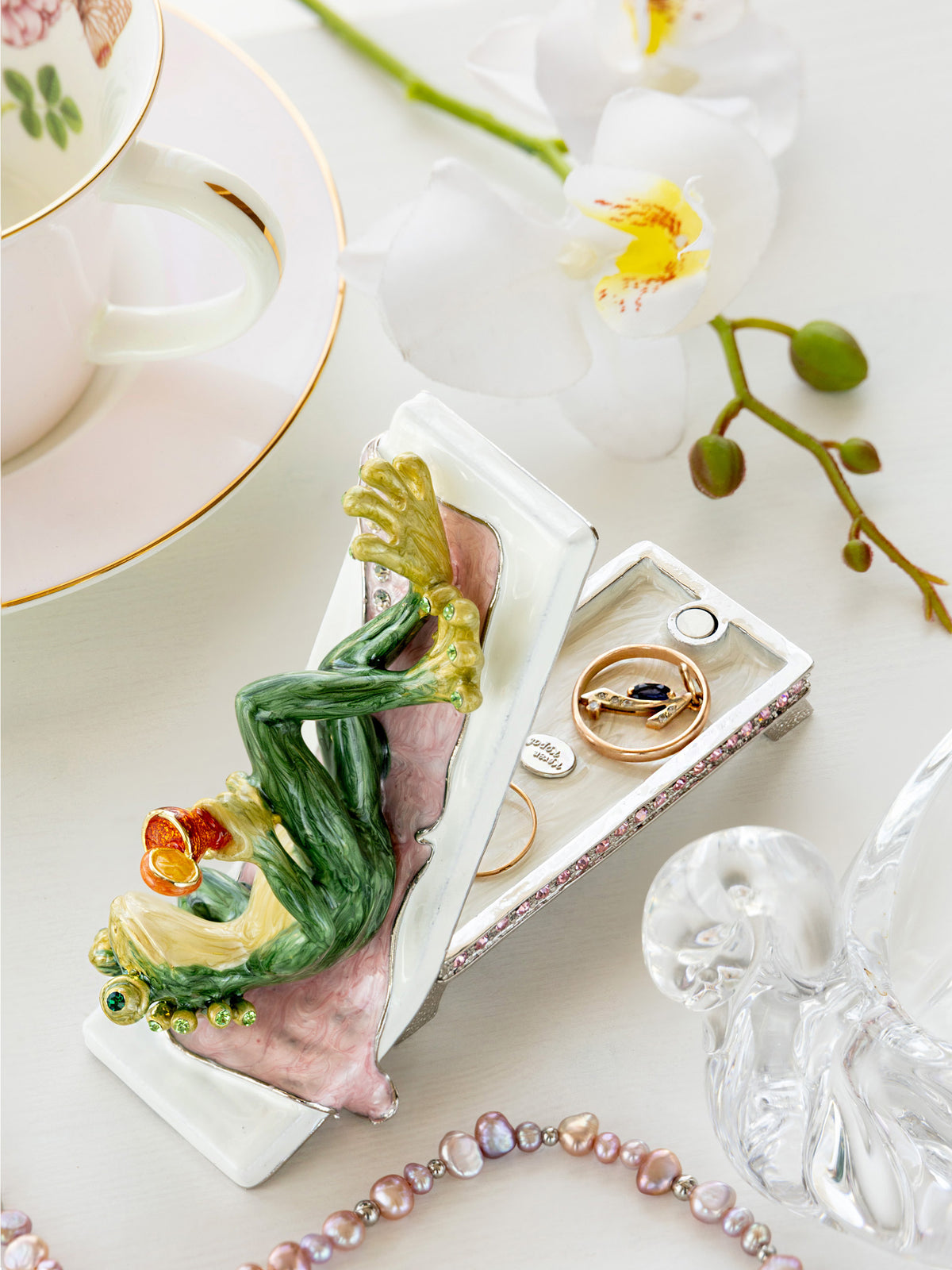 Keren Kopal Green Reclining Frog with Cocktail Trinket Box