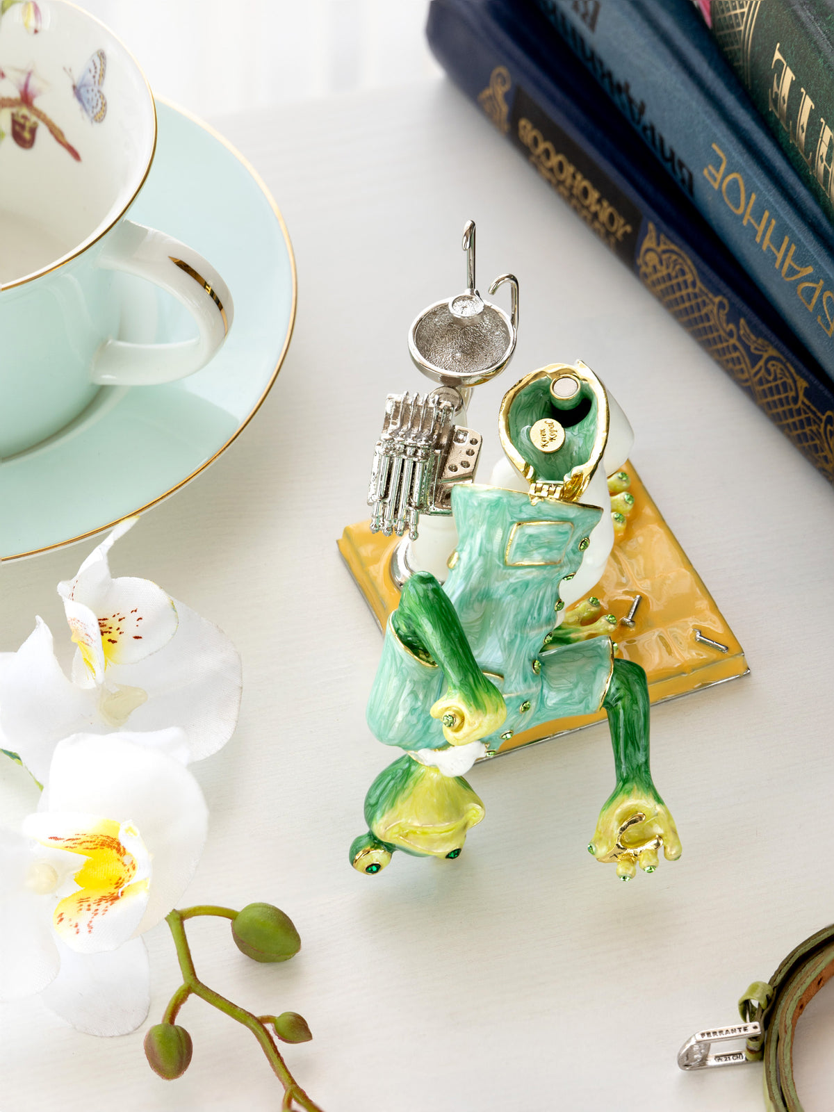 Keren Kopal Green Dentist Frog Trinket Box