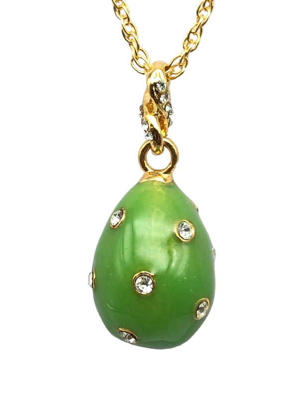 Collier en or avec pendentif œuf vert