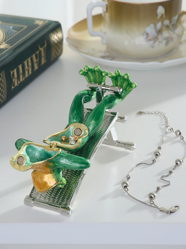Grenouille Verte Faisant de l'Exercice sur un Banc – Boîte à Bijoux