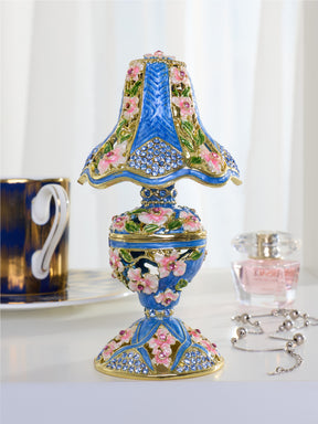 Lampe classique bleu royal décorée de fleurs roses
