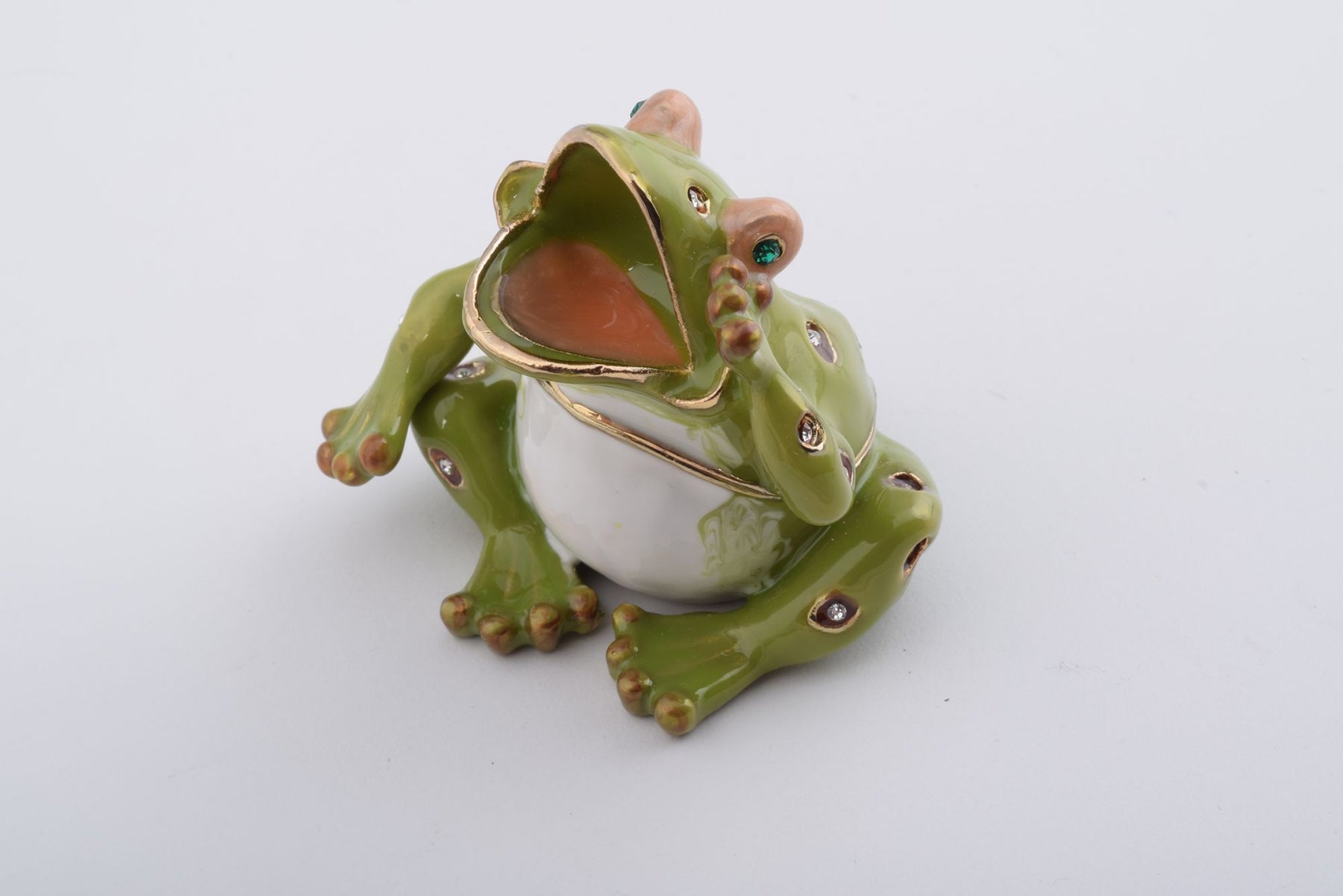 Shouting Sitting Frog