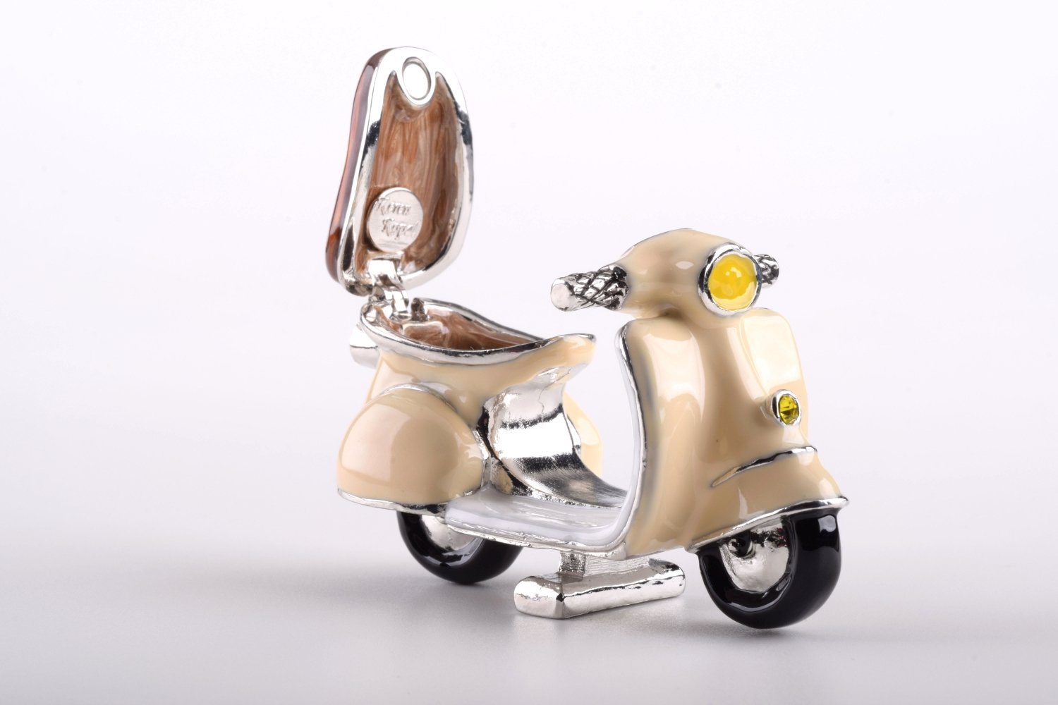 Keren Kopal Beige Vespa  84.00